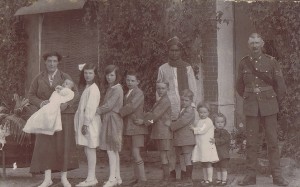 Sgt Brophy with family and servant in Sialkot